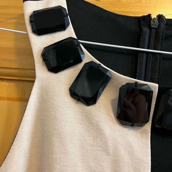 Ya brand gorgeous color block rhinestone embellished mini dress with zipper - Picture 2 of 6